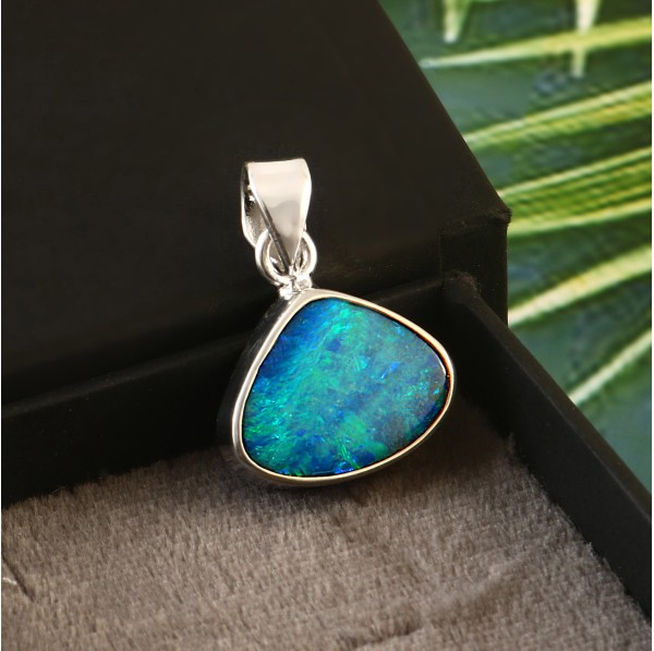 Beautiful Australian Opal Doublet Pendant in 925 Sterling Silver #LXJ026