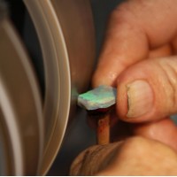 Opal Cutting and Polishing: The Art of Revealing Australian Opal’s True Beauty 